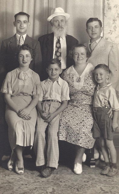 Baellow Family Portrait - Dec, 25, 1937