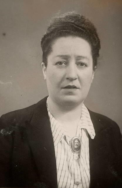 Anna Anna Schlomovitz Choikhit 1946