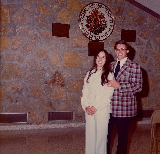 Linda Clutz Cohn & Leslie Cohn at Beth Shalom Synagogue