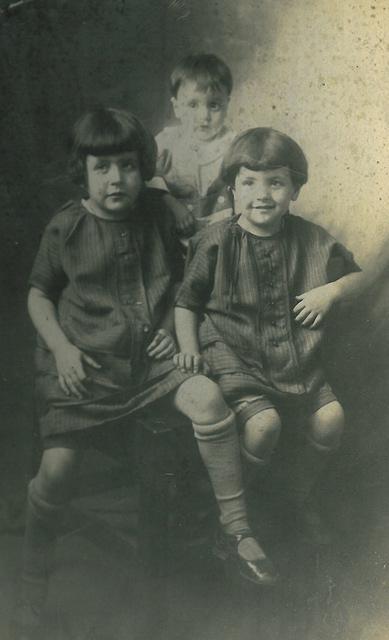 Goldie, Robert, and Helen Ribakoff. 1926