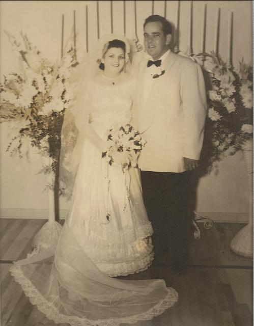 Helen Ribakoff & Joe Kujavski wedding portrait