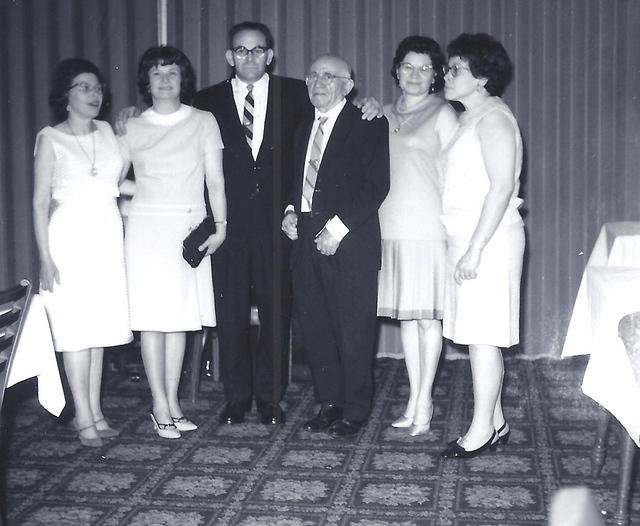 Fannie Cohn Cohen, Bertie Cohn Levin, Louis Cohn, Abe Cohn, Eva Cohn Tulchinsky, and Hike Cohn Schulman