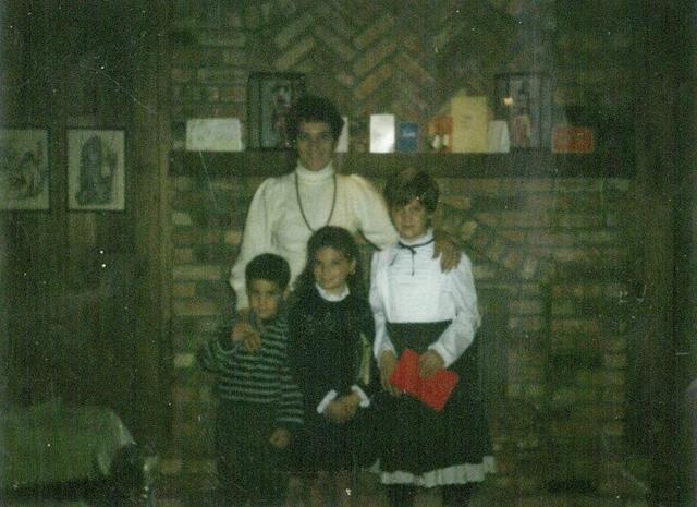 1986 Chanukah - Marcia, Marc, Mindy, and Pam Tropp