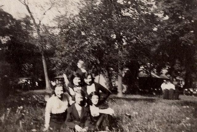 Leona Yellen Raskin, "Mother and friends" 2 - front