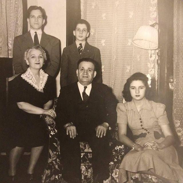 Galitzky family with Grandma,pa,Dad,Marv,Carolyn 12-8-1942