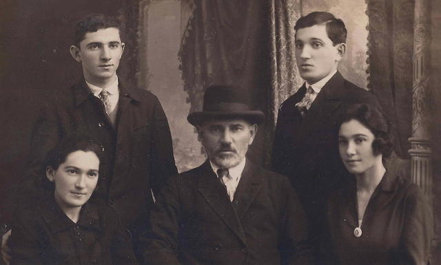 Clara Schulman Dubin's friend and her family, 1923 (front)