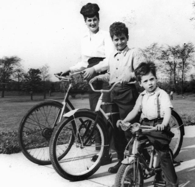 Dorothy Hulda Wegner Steinlauf with sons Marvin and Harvey