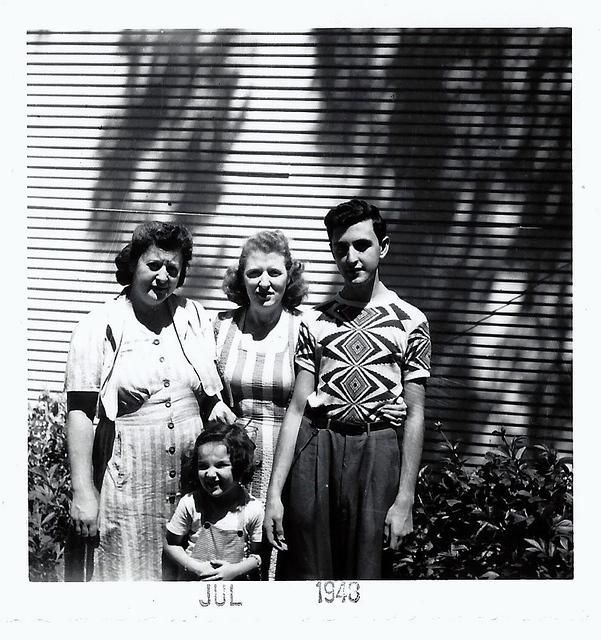 Sarah Steinflauf Schuman, Anne, Ellis, Sandra Moskovitz (standing in front), Peoria, IL, 1948