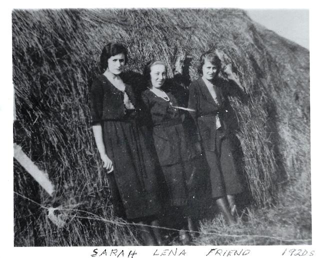 Sarah Steinlauf Schuman, Lena Shaffer Steinlauf, friend, 1920's