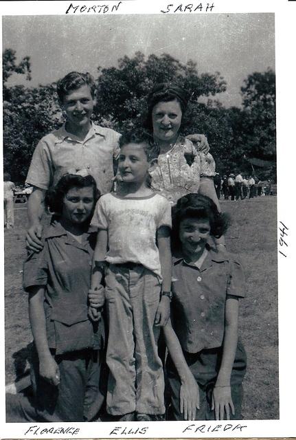 Back Row: Morton and Sarah, Front Row: Florence, Ellis, and Frieda Fritzi, 1941