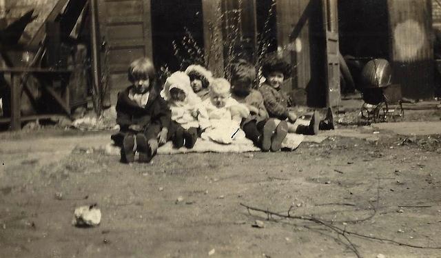 Frieda Fritzi Schuman Dougoll last one on R playing w friends, 1928