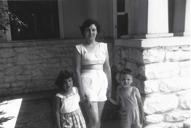 Edith Markowitz w children Susie and Alan