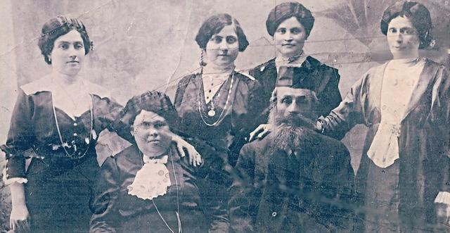 Aranka's Wedding Portrait.  Celia, Aranka Weinblum Davis, Ethel Weinblum Waxberger, Regina Weinblum, (seated) Fani Izsak, Naftali Hertz Ignacz Weinblum, 1914, Hungary.  See Notes.