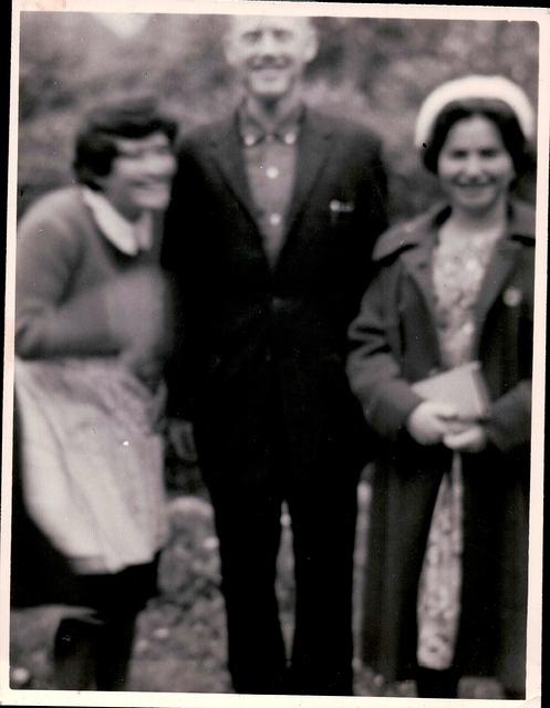 Esther Bleier Copperman, Joe Weiss, friend Anushka in Dublin, Ireland, 1961