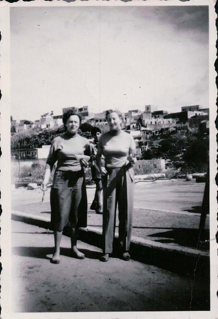 Annie Rubin Weiss with one of her sisters