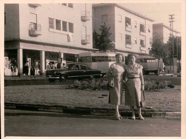 Annie Rubin Weiss (on the right) with one of her sisters in Tel Aviv