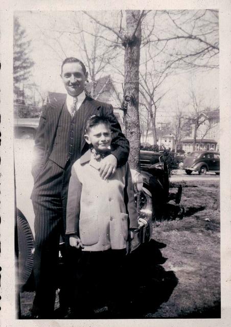 Markus Weisz w neighbor in Jones Beach, Brooklyn, NY 1953