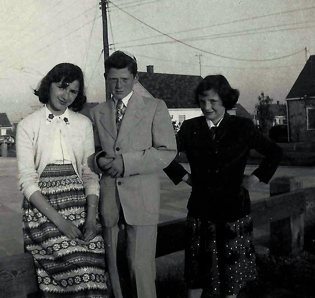 Rivka Edith, Joe, and Florence Flo Weiss, Wantagh, 1953.  See notes.