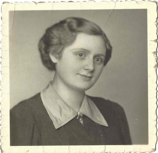 Violet Bleier Silvern, Vienna, Austria abt 1934