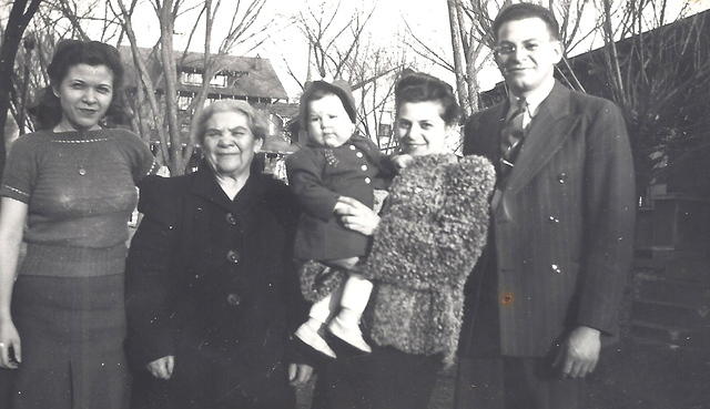 Fannie Cohn Cohen, Miriam Schulman Cohn, Harla Lee Baellow Loving, Fannie Baellow Stolov, Louis Cohn. 1941