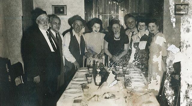 Passover Seder at 4222 Wabash, 1947 "Trilly" (?).  See notes