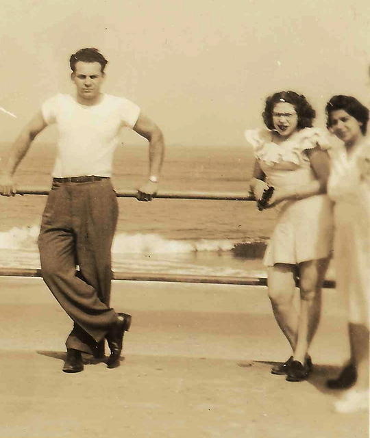 Louis Cohn, Fannie Cohn Cohen, Lena Frost, 1946