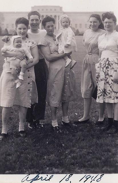 Marietta Ritz Cohn holding Les Cohn, ?, Esther Baellow Wolfson holding ?, ?, Eva Cohn Tulchinsky, in front of the Nelson-Atkins Museum of Art 1948