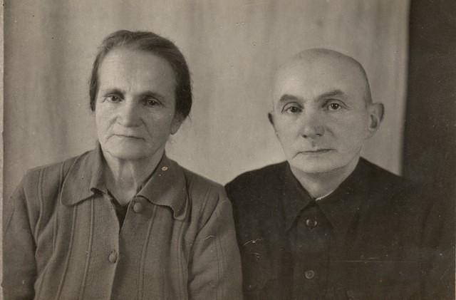 Roza Shatajko Komar's cousins Esther and Solomon, 1950. (front)