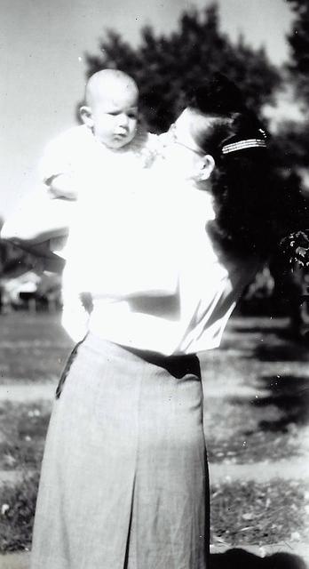 Eva Cohn Tulchinsky holding Linda Tulchinsky Siegel, 1947