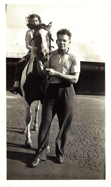 Fannie Baellow Stolov on "Tony" w Louis Cohn, 1941