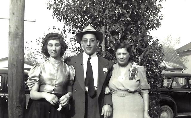 Claire & Willy Wolfson, Esther Baellow Wolfson