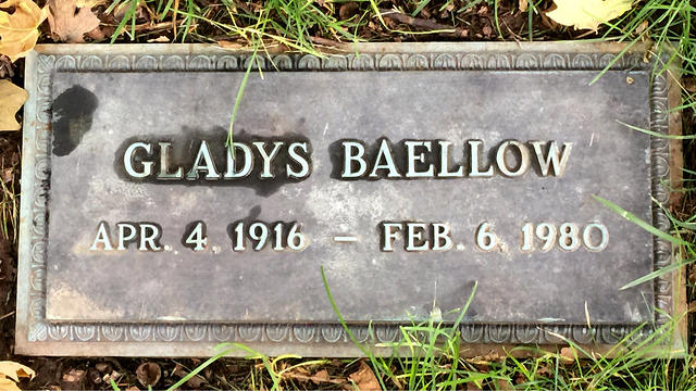 Gladys Weiss Baellow Headstone