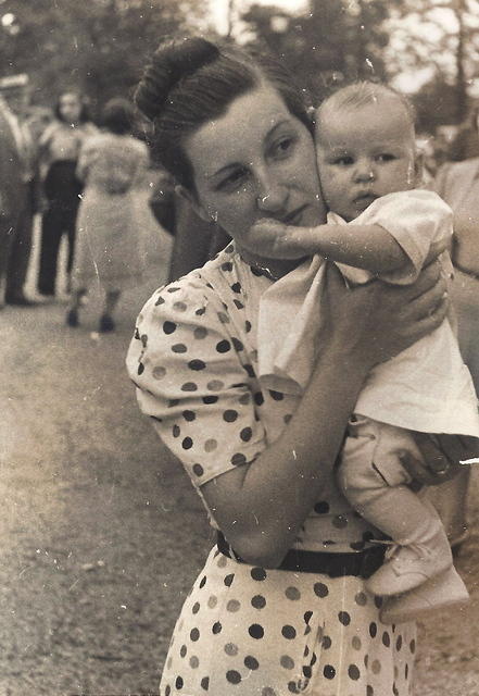 Sylvia Baellow Kirshenbaum and Harla Lee Loving, Kansas City, 1940