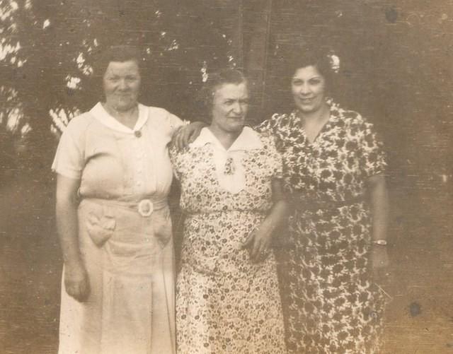 Lena Libby Balaban Cohn, Bala Komar Baellow, and Esther Baellow Wolfson, Abt 1938