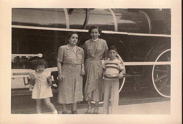 Marcia Clutz Tropp, Anna hershkowitz Hecht, Thelma Hecht Clutz, and Larry Clootz, 1949