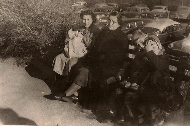 Linda Clutz Cohn in Thelma Hecht Clutz's arms w Anna Hershkowitz Hecht, Larry Clootz, & Marcia Clutz Tropp, 1952