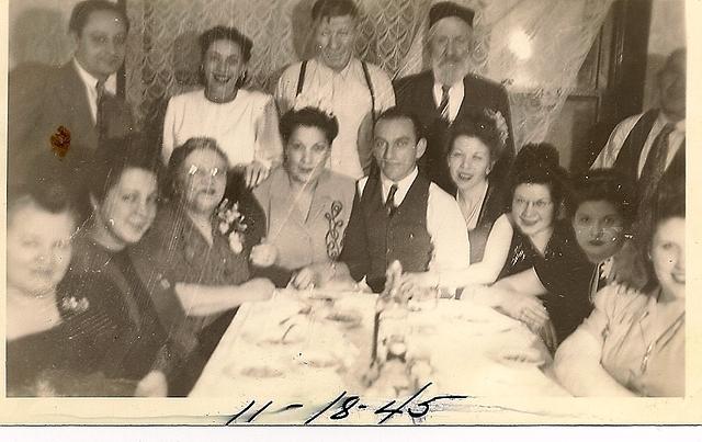 Cake cutting at Fannie and Sammy Cohen's wedding, Nov 18, 1945