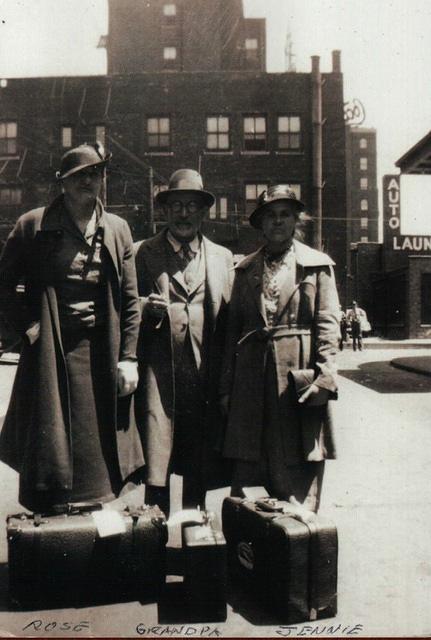 Berl Steinlauf w Jennie Steinlauf Blonder and Rose Steinlauf Marcus. 1938.  See Notes.