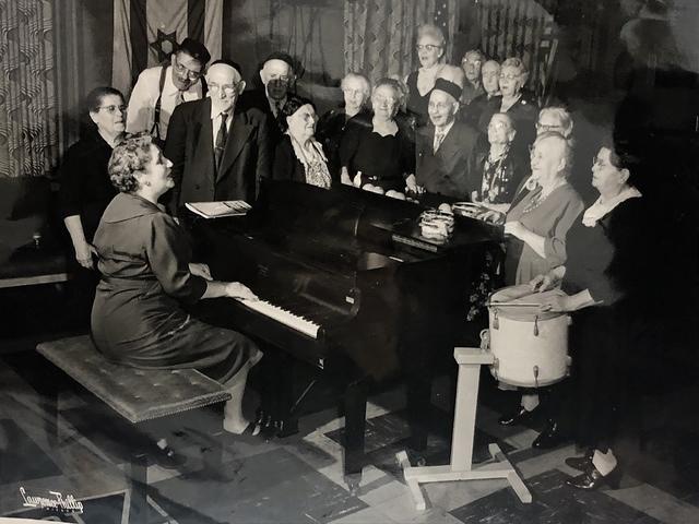 Bernard Berl Steinlauf at the Orthodox Jewish Home for the Aged, 1648 S. Albany,