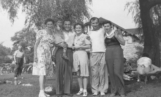 Unknown Steinlauf, Julias and Rose Steinlauf Zaits on the right. - Ask Shelly