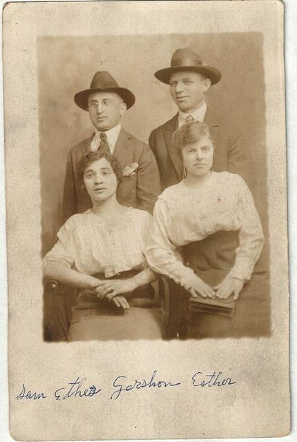 Esther Baellow Portnoy w friends. KC, MO 1919