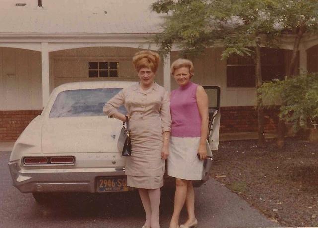 Violet Bleier Silvern and sister Serena Bleier Bunzel, 1965