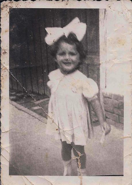 Rivka Edith Weiss, two years old - 1939, Senta, Yugoslavia (front)