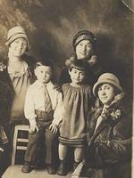 Freida Ritz Plotsky Silver, Tillie Ritz Barash & Dena Ritz Epstein   Children: Yale Epstein & Helen Epstein Kohn