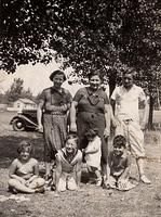 L to R - Ruthie, Minette, Helen, Herbie, Leona, Sally, Joe Raskin - Sep 15, 1936 front