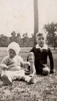 Minette Raskin Akman and Joe Raskin, 1930 - front