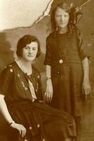 Sarah Steinlauf Schuman with sister Anne Steinlauf Moskovitz, 1920