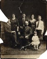 Steinlauf Family, Chicago, 1919.  See notes.