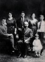 Steinlauf Family, Chicago, 1919. See notes.