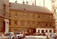 Apartment building on Hochedlingergasse, Vienna, Austria